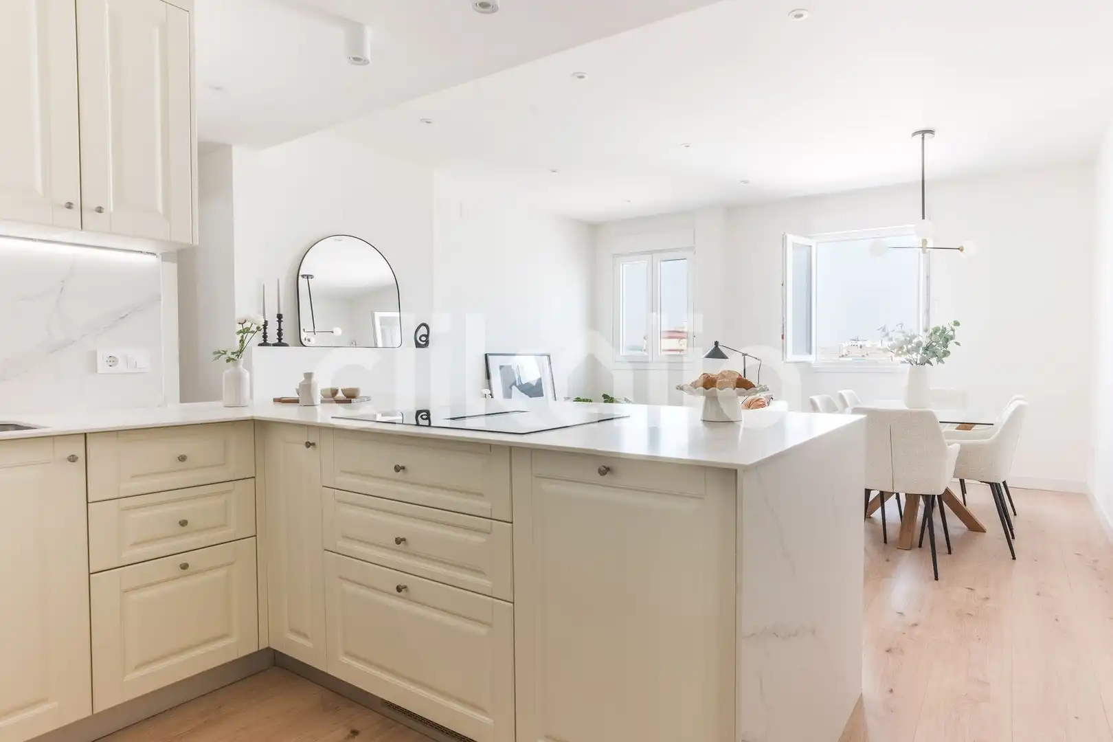 Cocina de Piso en venta en Sevilla con Aire acondicionado
