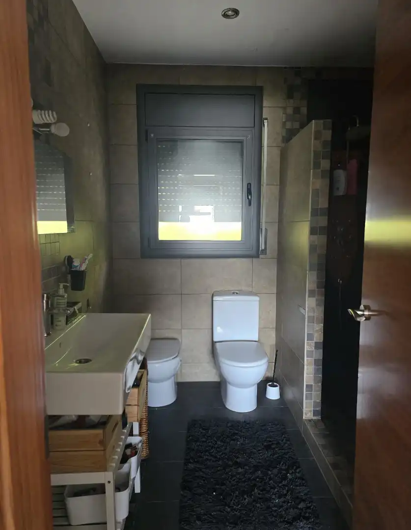 Badezimmer von Haus oder Chalet zur Miete in Llinars del Vallès mit Klimaanlage und Balkon