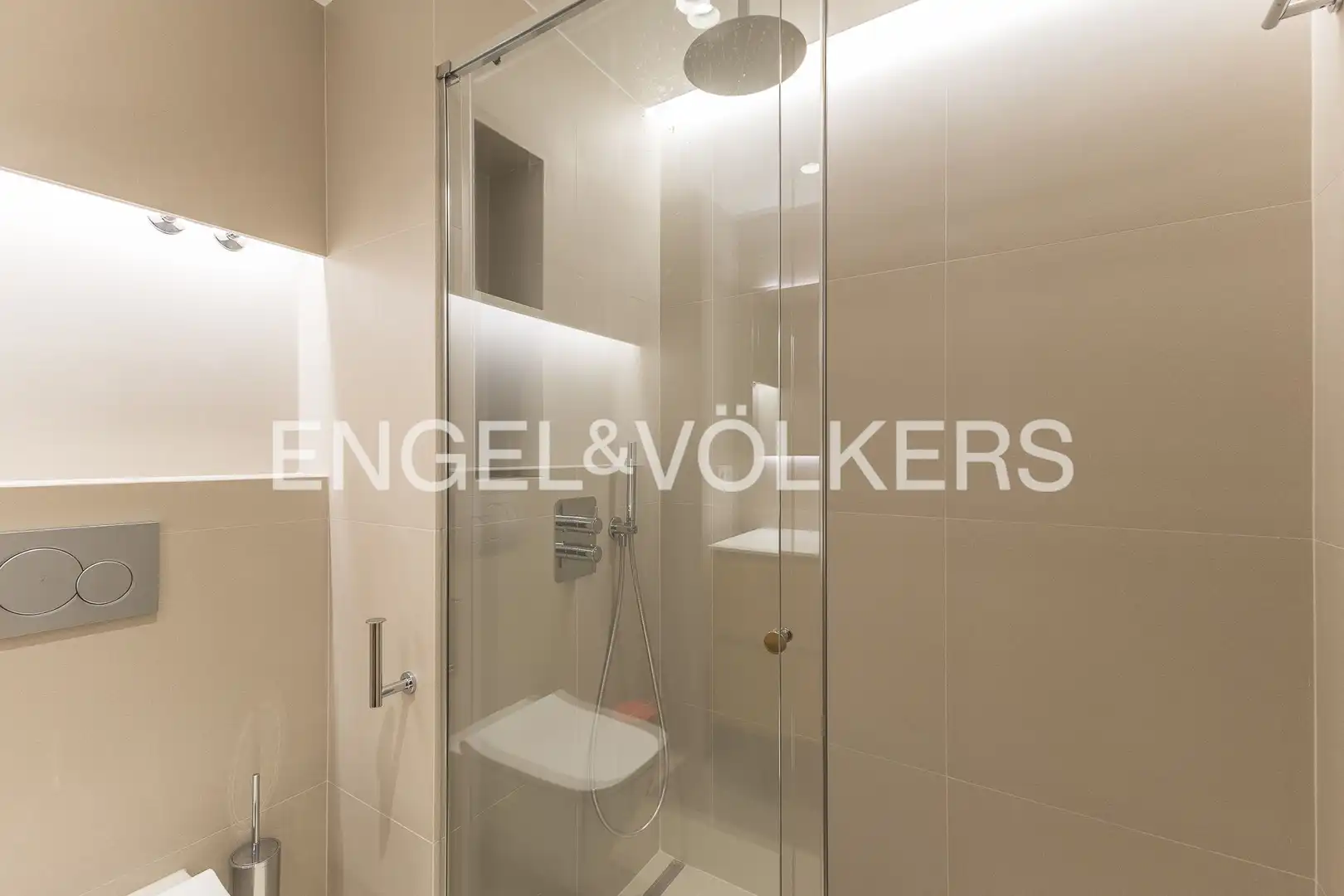 Baño de Piso en venta en Barcelona con Aire acondicionado, Calefacción y Jardín privado