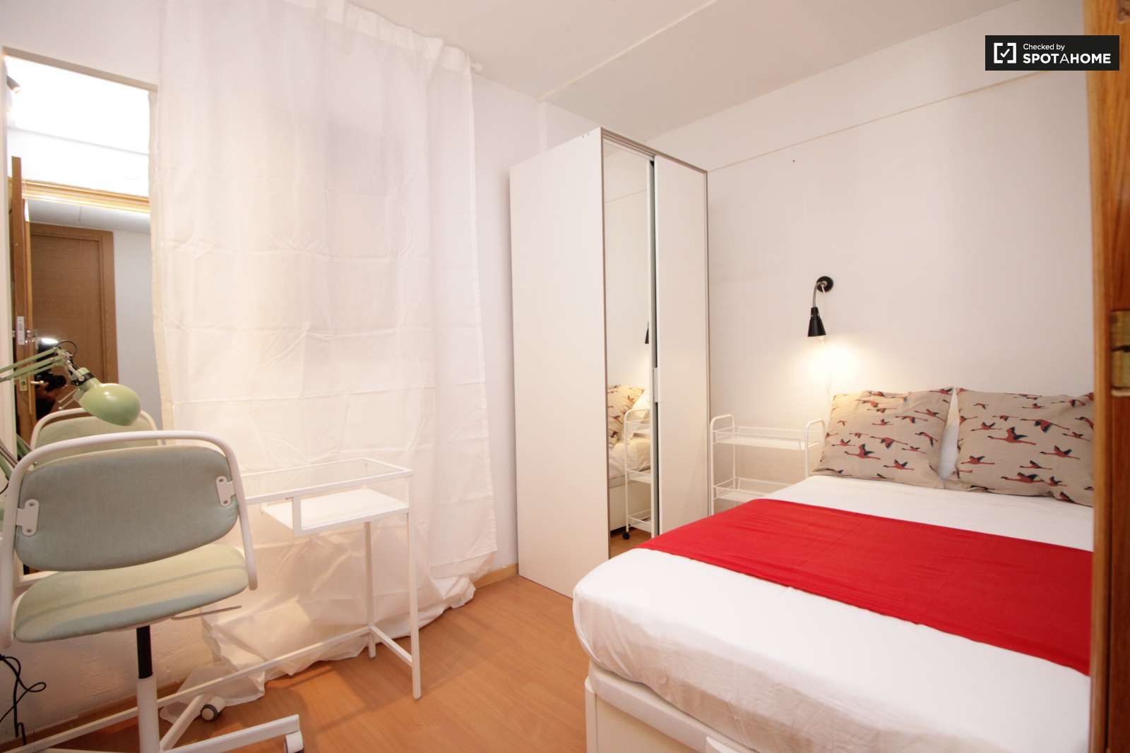 Dormitori de Pis per a compartir en  Barcelona Capital amb Aire condicionat, Calefacció i Terrassa