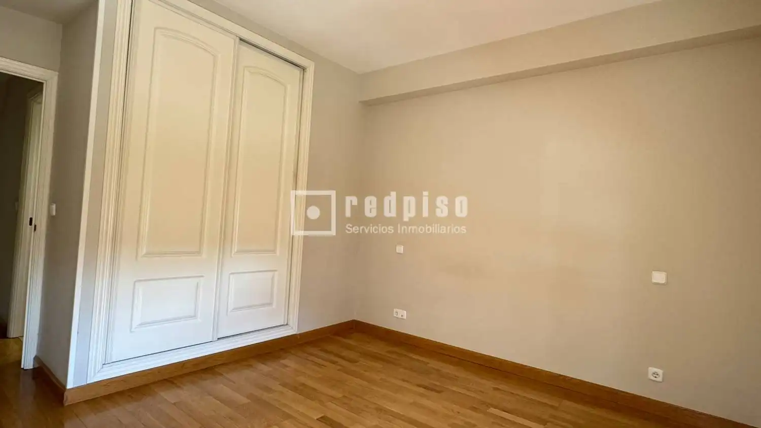 Schlafzimmer von Wohnung zur Miete in Madrid mit Klimaanlage, Heizung und Parkett
