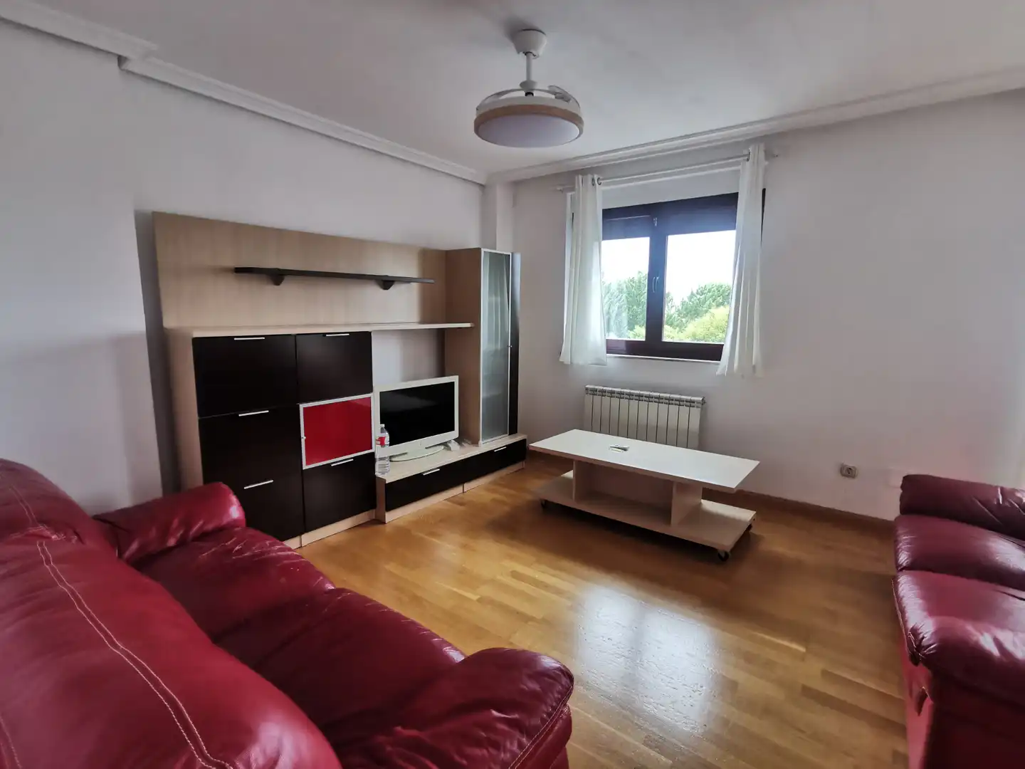 Casa aparellada amb terrassa en venda a Calle Rafael Lapesa, imagen 4