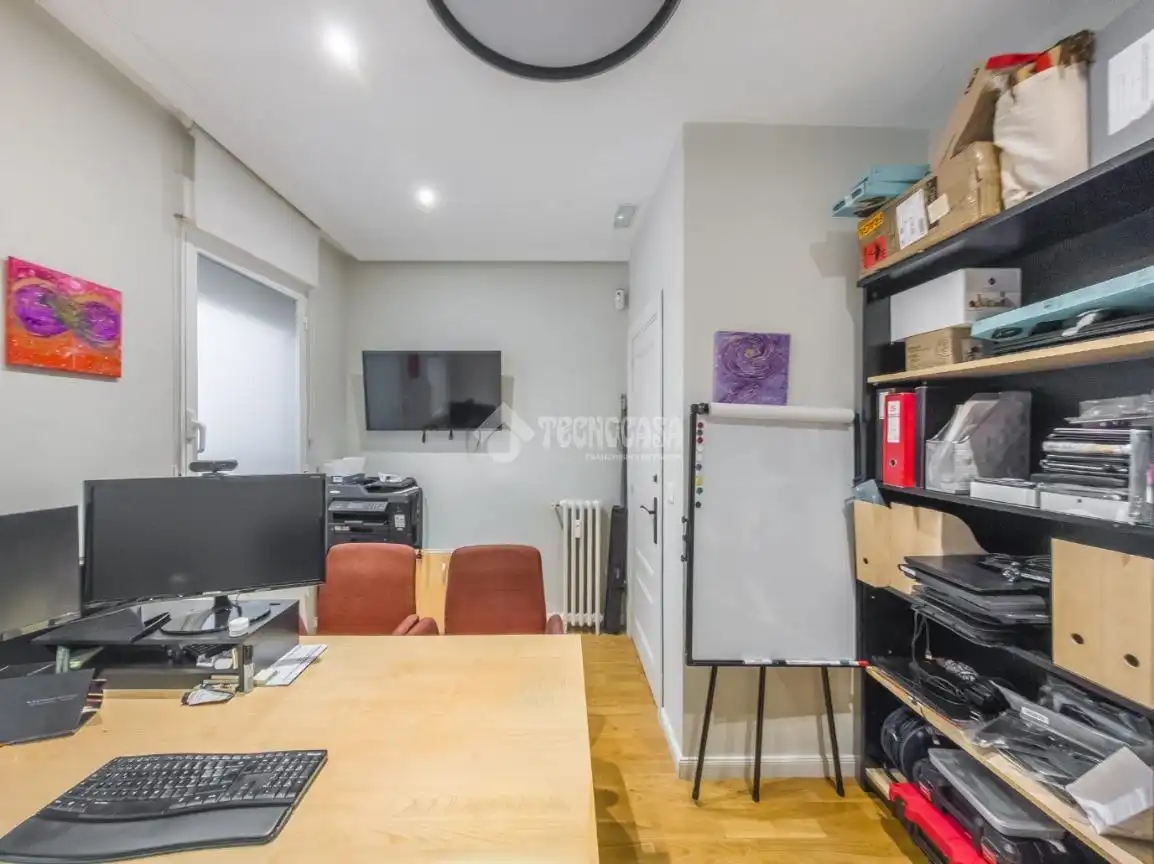 Flat for rent in Madrid  with Air Conditioner and Balcony