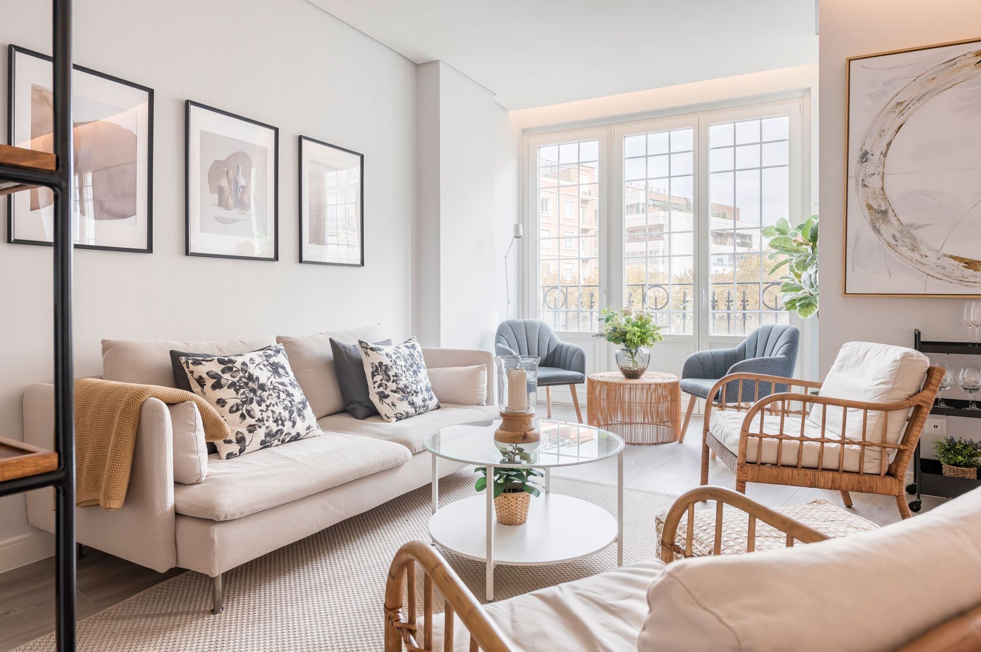 Living room of Flat to rent in  Madrid Capital  with Air Conditioner, Heating and Furnished