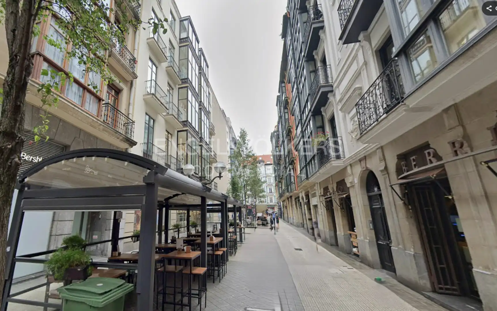 Vista exterior de Local en venda en Bilbao  amb Aire condicionat i Calefacció