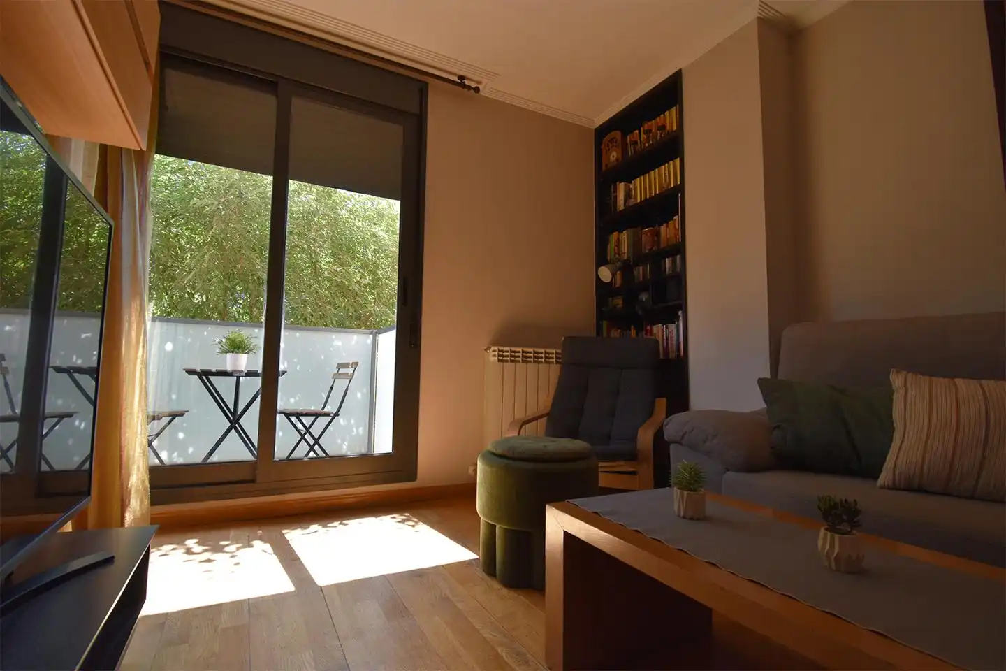 Wohnzimmer von Wohnung zum Verkauf in Zaragoza mit Klimaanlage, Heizung und Parkett