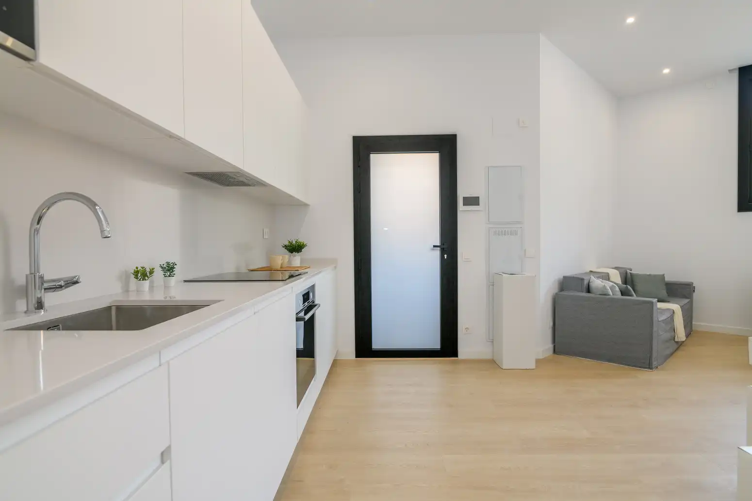 Cuina de Pis en venda en Cornellà de Llobregat amb Calefacció, Parquet i Terrassa