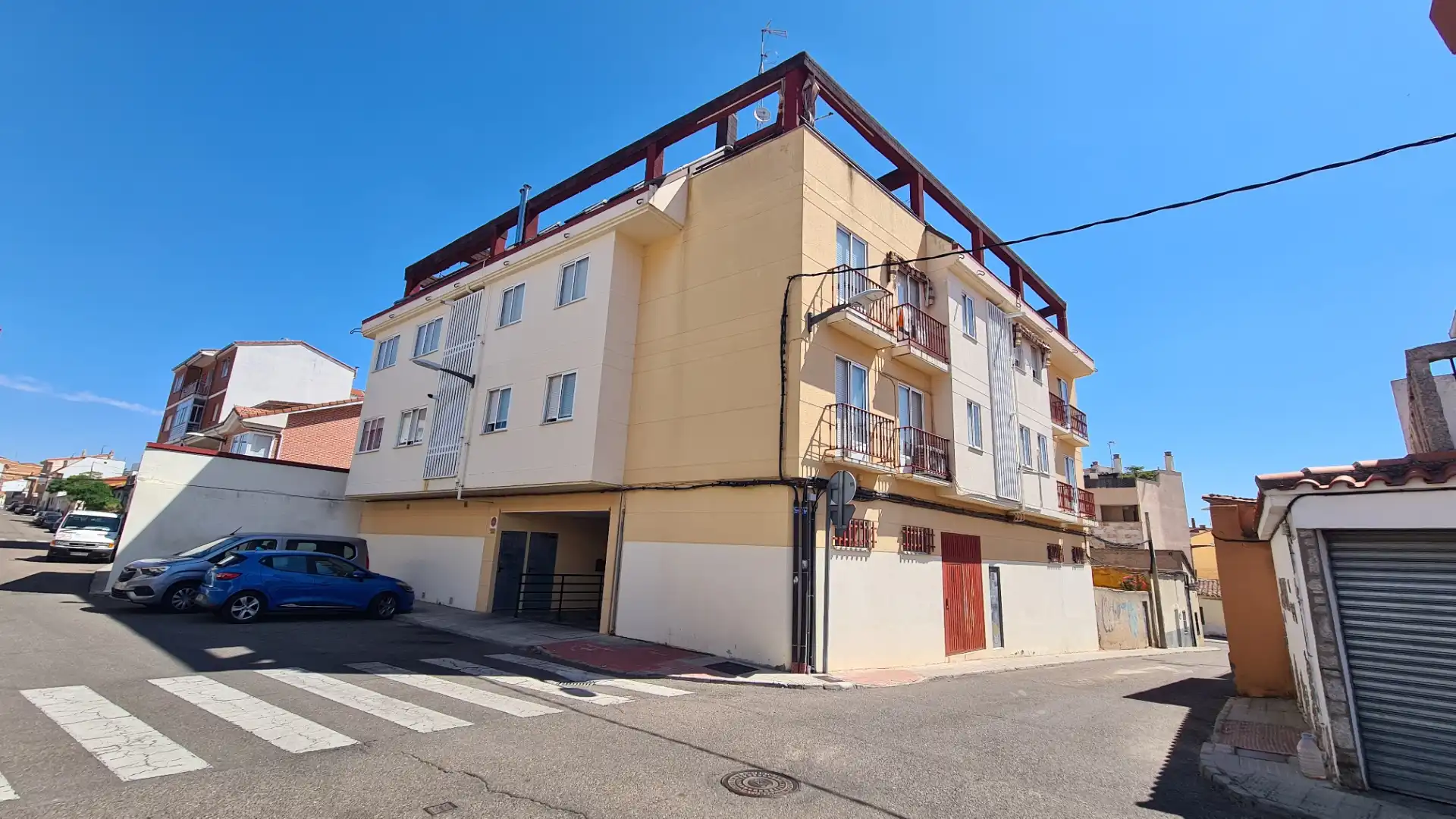 Vista exterior de Dúplex en venta en Zamora Capital  con Calefacción, Terraza y Horno