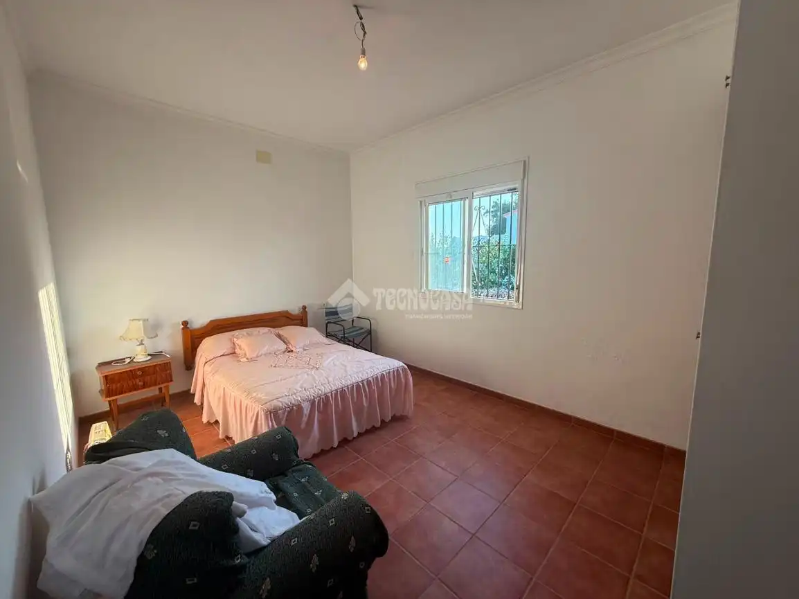 Dormitori de Finca rústica en venda en Arahal amb Calefacció i Terrassa