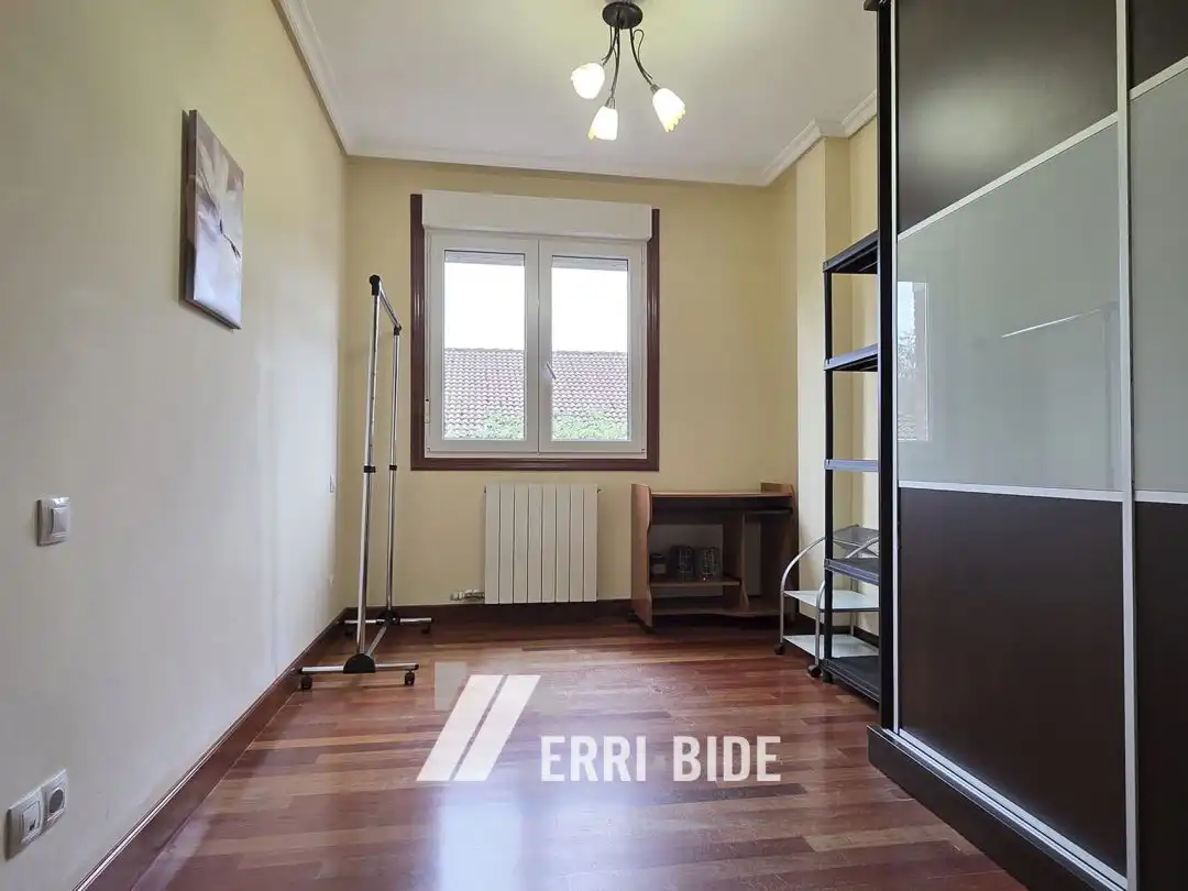 Habitación de Piso en venta en Mungia con Calefacción, Trastero y Balcón