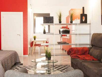 Living room of Flat to rent in  Madrid Capital  with Air Conditioner, Heating and Furnished