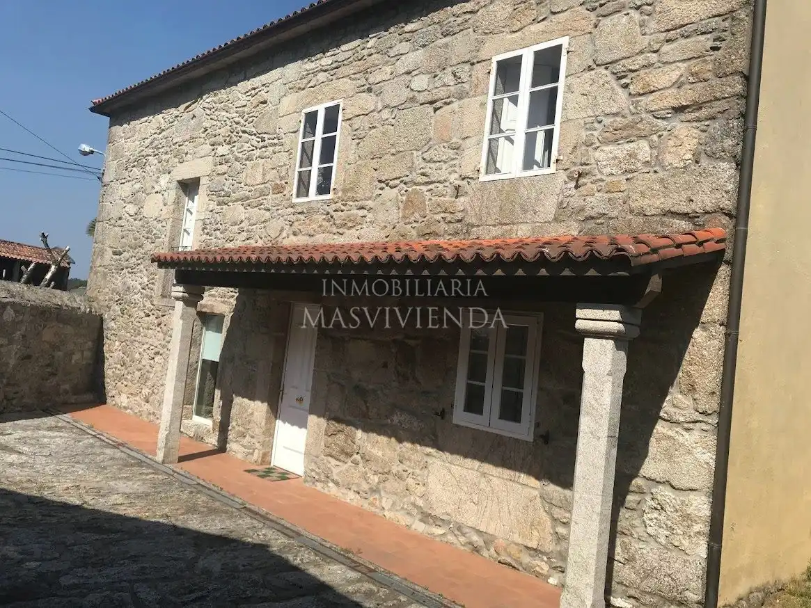 Vista exterior de Casa o xalet en venda en Moraña amb Calefacció i Jardí privat