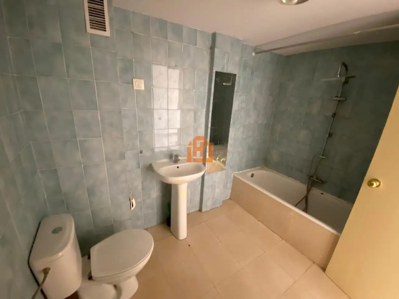 Baño de Piso en venta en Santovenia de la Valdoncina con Calefacción y Terraza