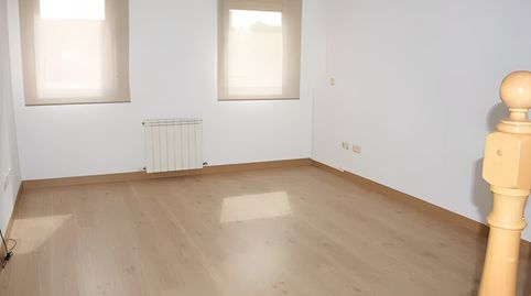 Foto 3 de Dúplex en venta en Calle Fuente Vieja, Valdeolmos-Alalpardo, Madrid