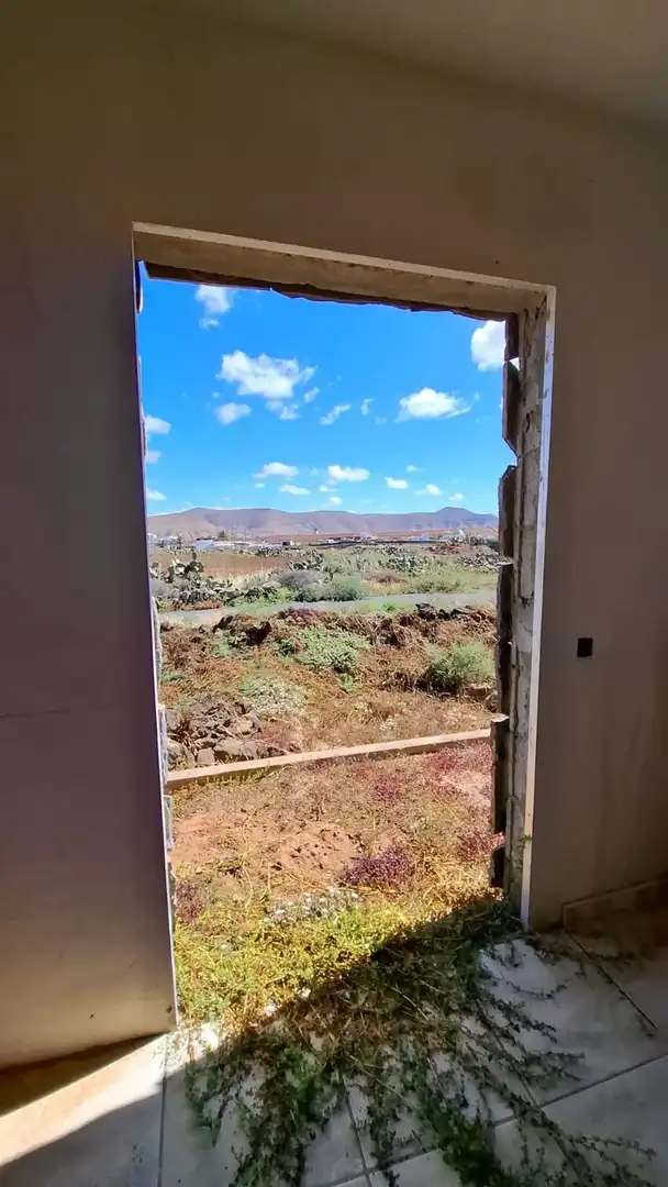 Vista exterior de Casa o xalet en venda en La Oliva amb Jardí privat i Terrassa