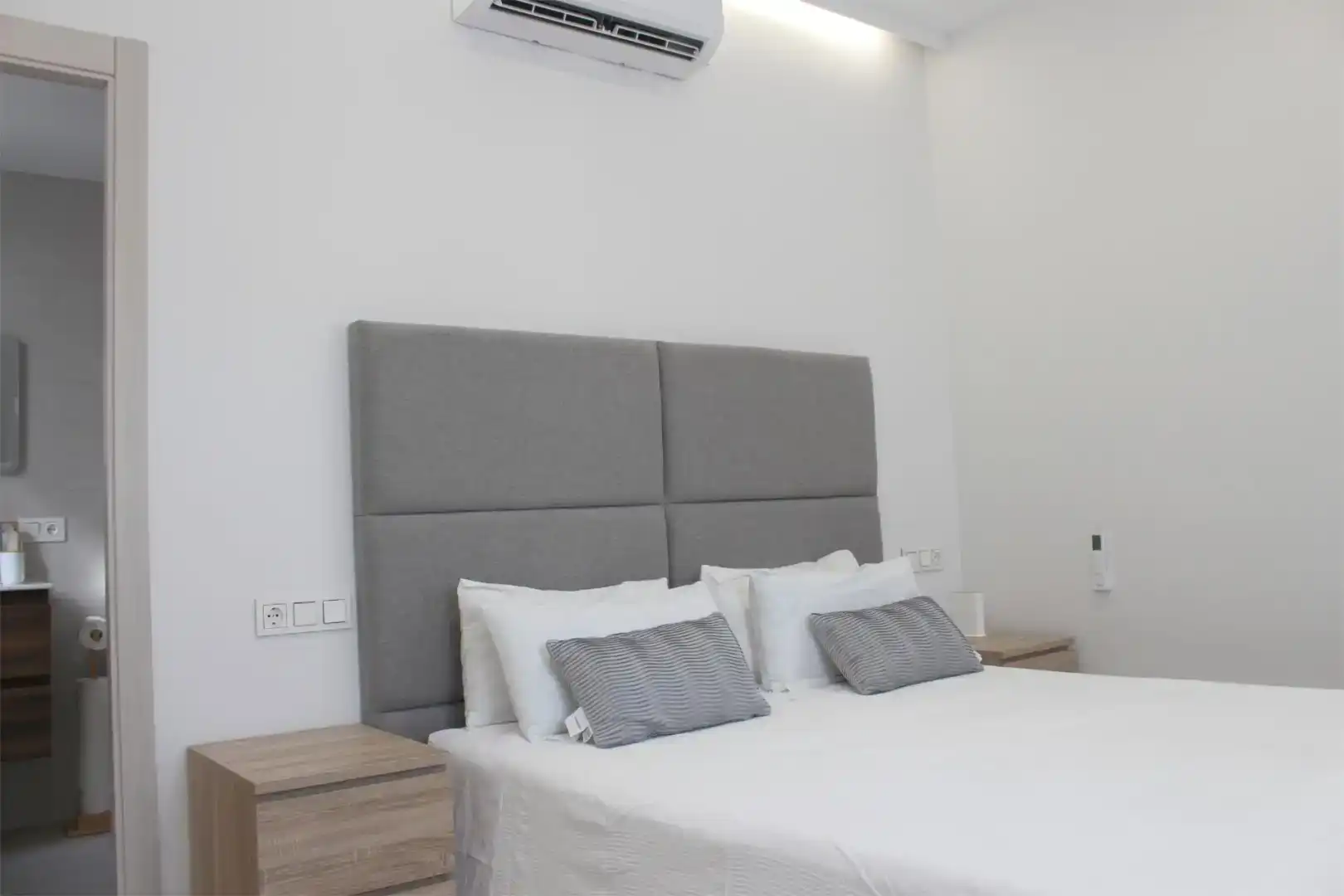 Dormitori de Casa o xalet de lloguer en Benalup-Casas Viejas amb Aire condicionat i Piscina