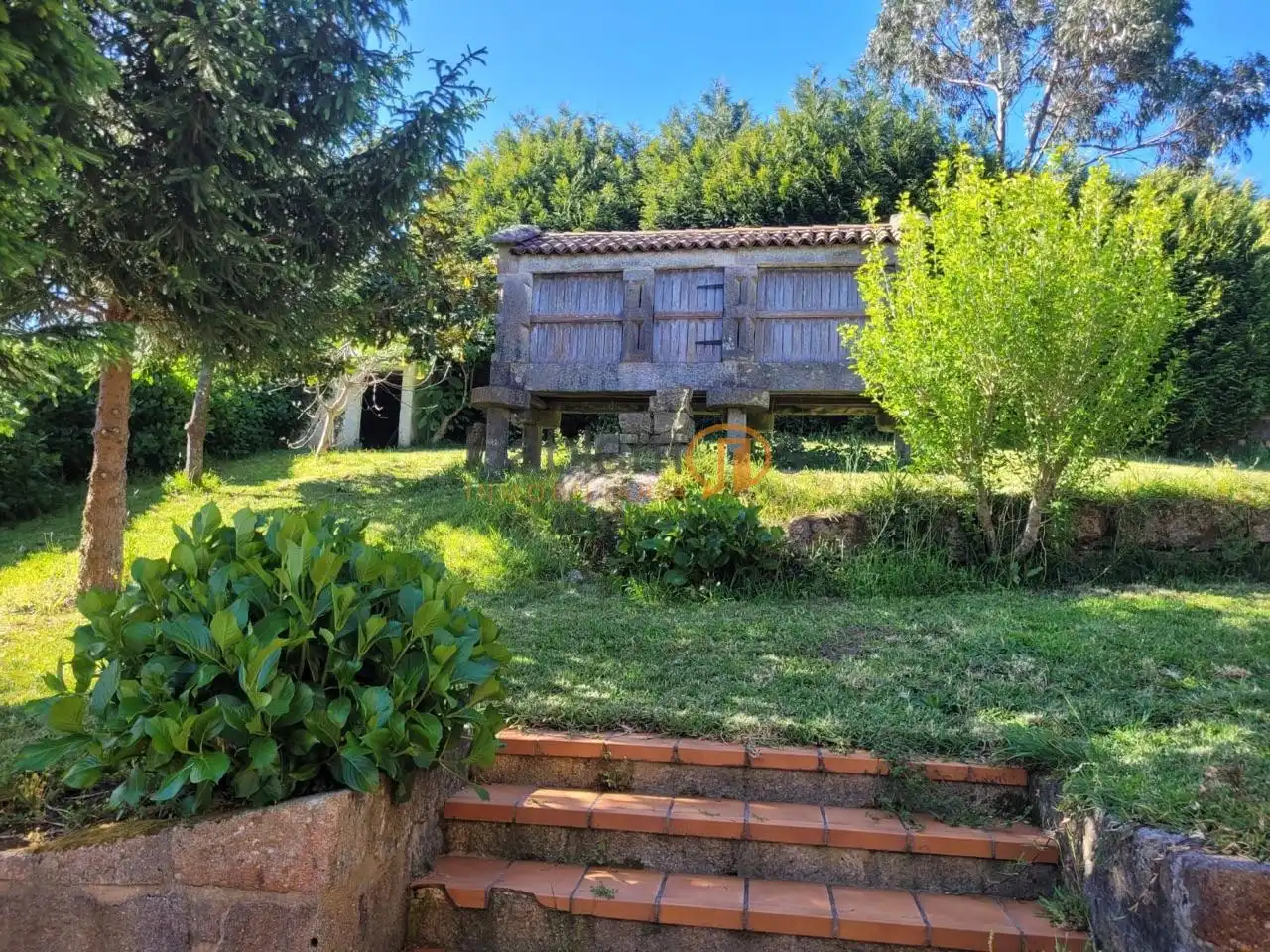 Garden of Houses for sale in O Grove    with Heating, Private garden and Parquet flooring