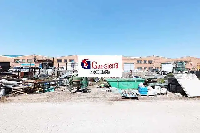 Vista exterior de Nave industrial en venta en Camarma de Esteruelas
