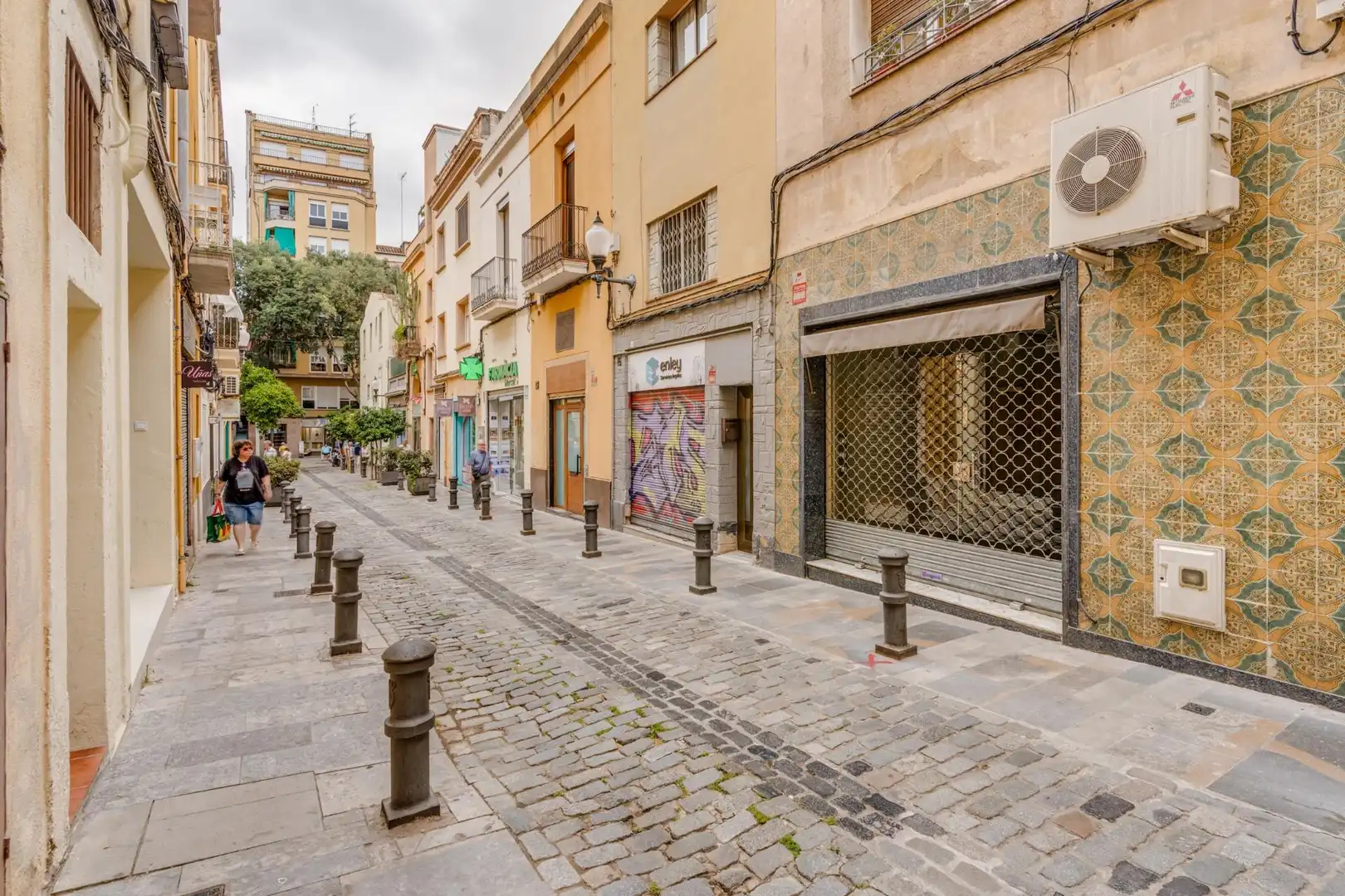 Außenansicht von Gebäude zum Verkauf in Barcelona
