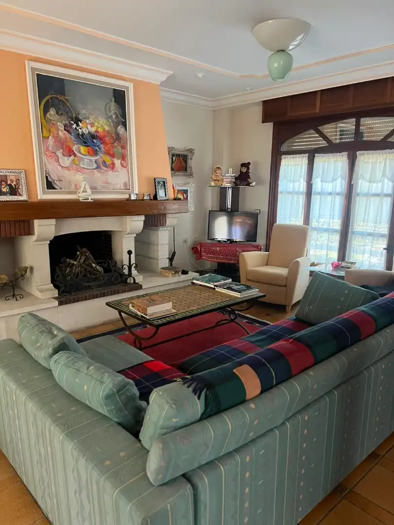 Living room of Houses for sale in Revillarruz  with Heating, Private garden and Parquet flooring