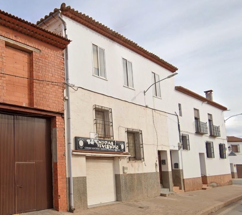 Exterior view of Single-family semi-detached for sale in Villanueva de los Infantes (Ciudad Real)