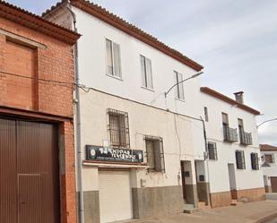 Exterior view of Single-family semi-detached for sale in Villanueva de los Infantes (Ciudad Real)