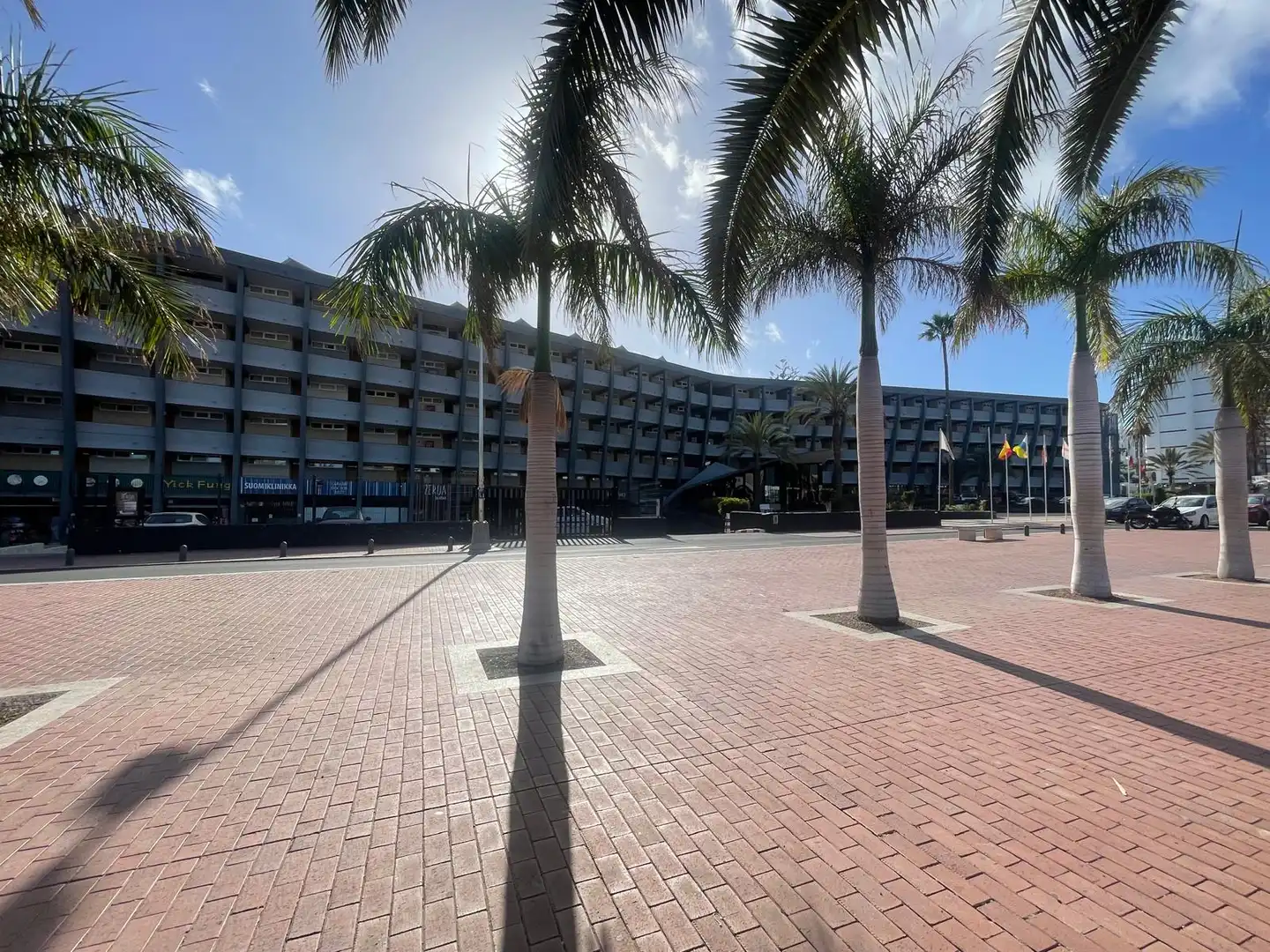 Außenansicht von Wohnung zum Verkauf in San Bartolomé de Tirajana mit Balkon und Gemeinschaftspool