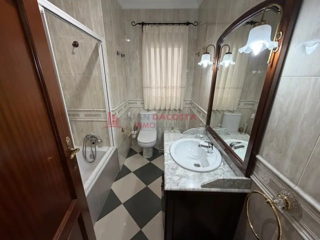 Baño de Piso en venta en Lepe