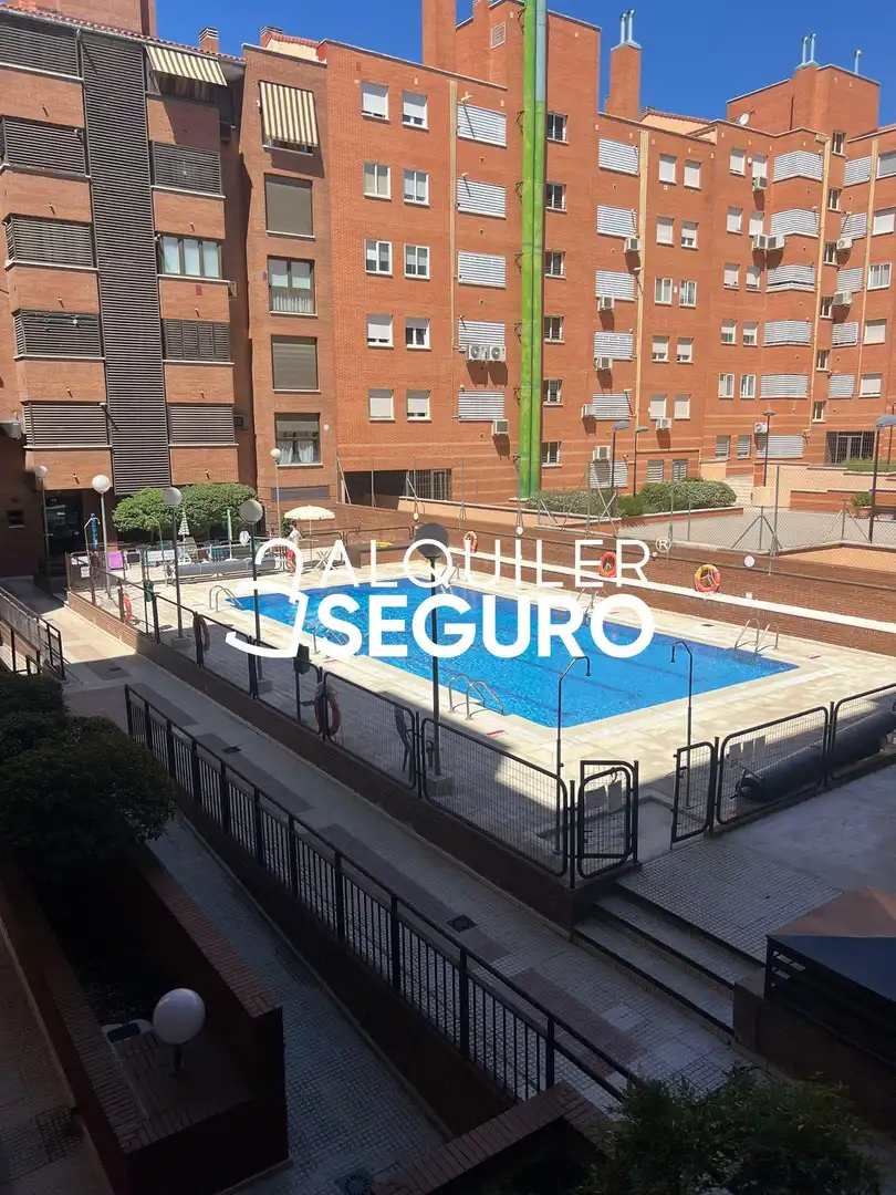 Piscina de Pis de lloguer en Madrid amb Aire condicionat, Calefacció i Piscina