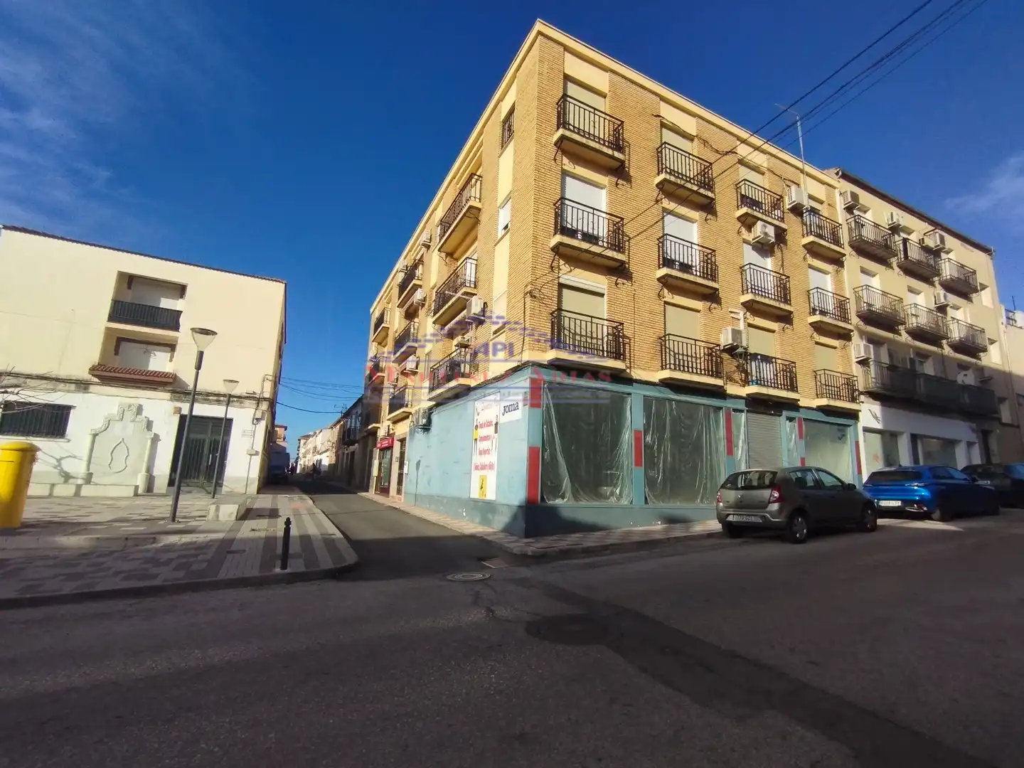 Vista exterior de Local en venta en La Carolina