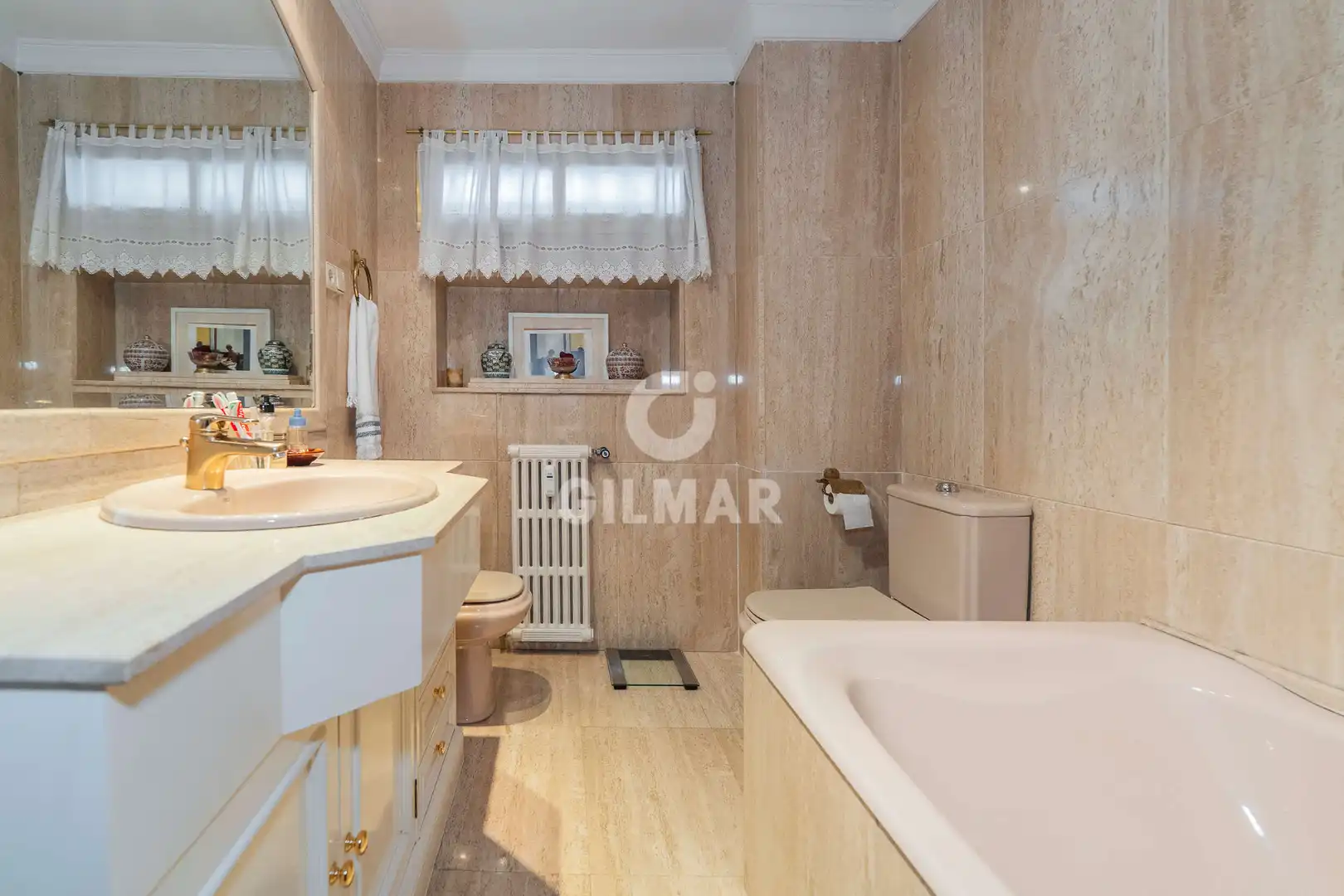 Baño de Piso en venta en Madrid con Calefacción, Jardín privado y Trastero