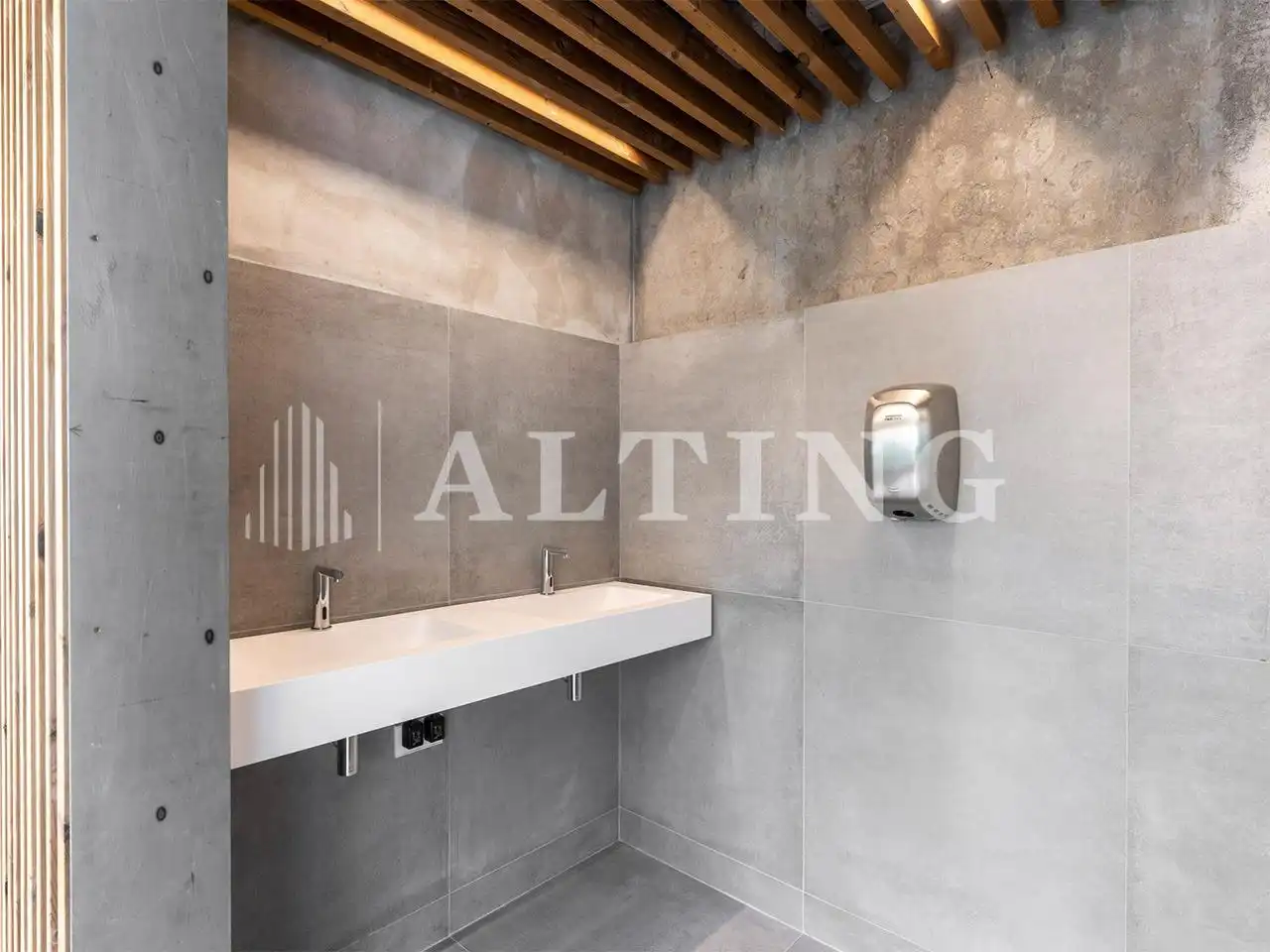 Badezimmer von Büro zur Miete in Barcelona