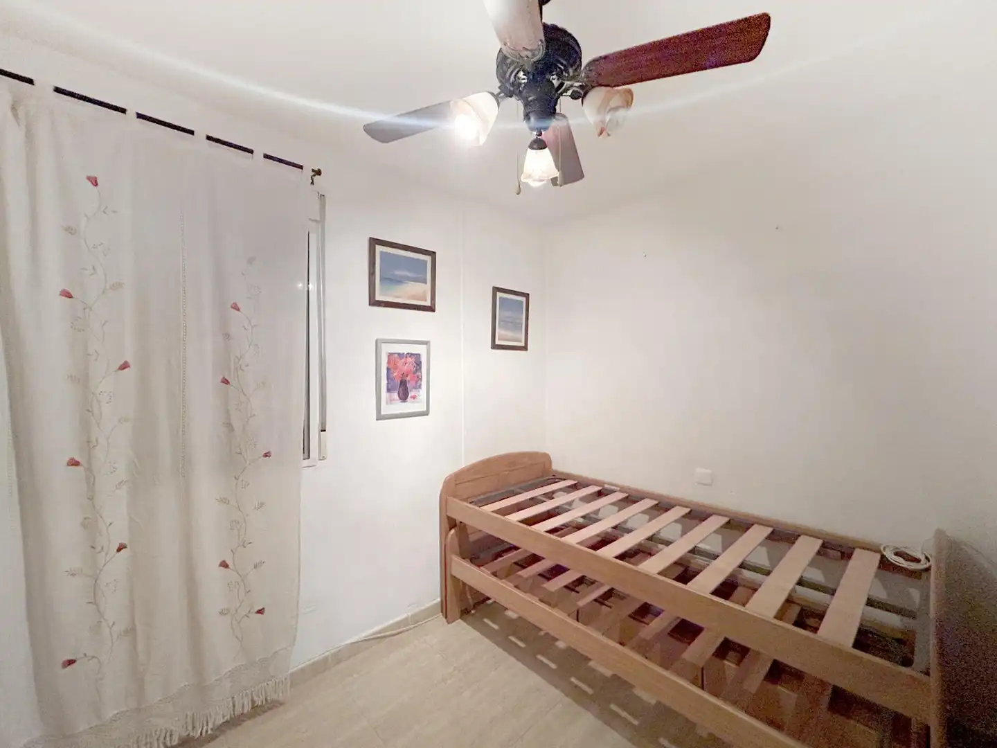 Dormitori de Apartament en venda en Alicante / Alacant amb Terrassa, Balcó i Alarma