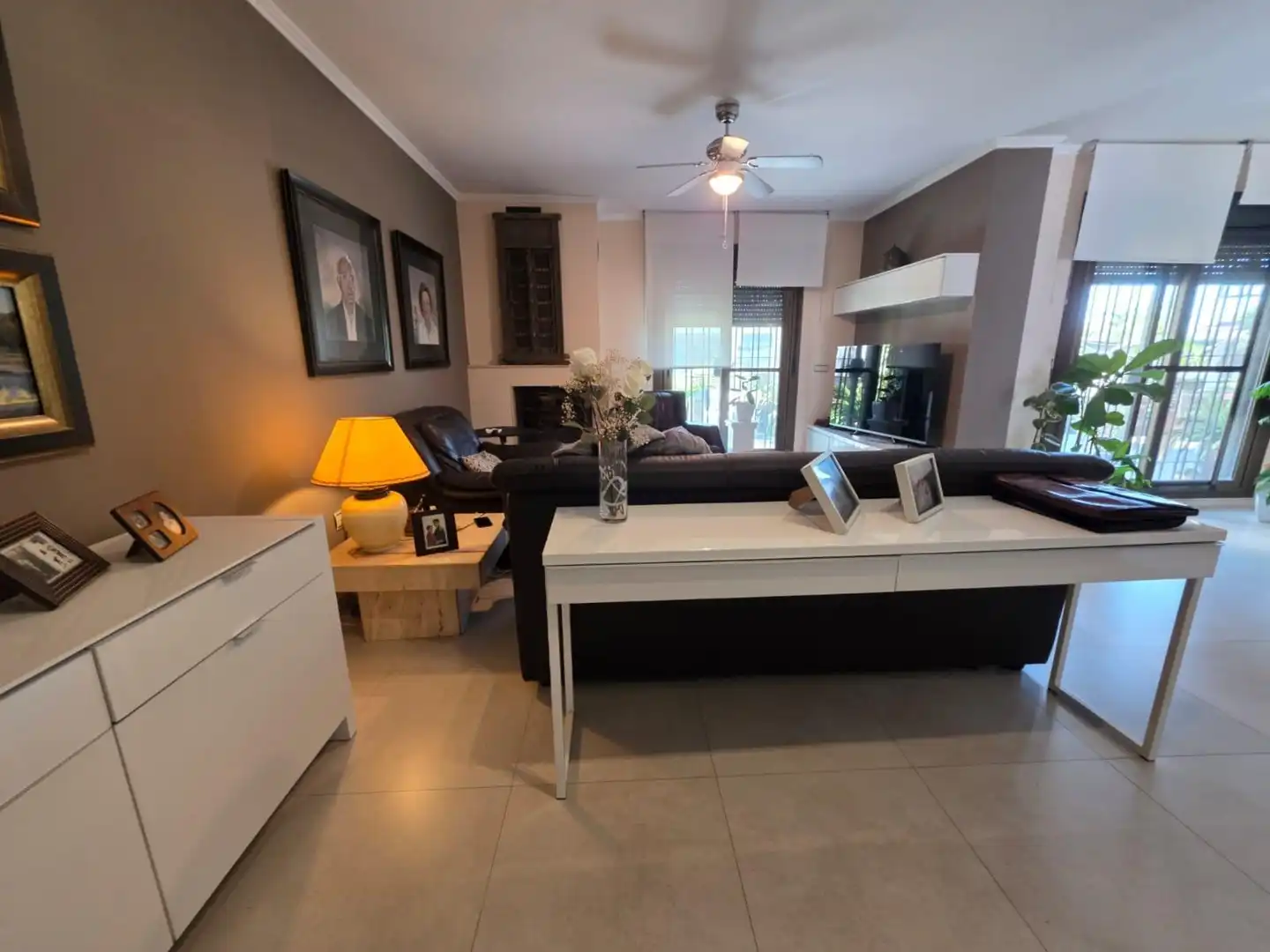 Sala de estar de Casa o chalet en venta en Algeciras con Aire acondicionado, Jardín privado y Terraza