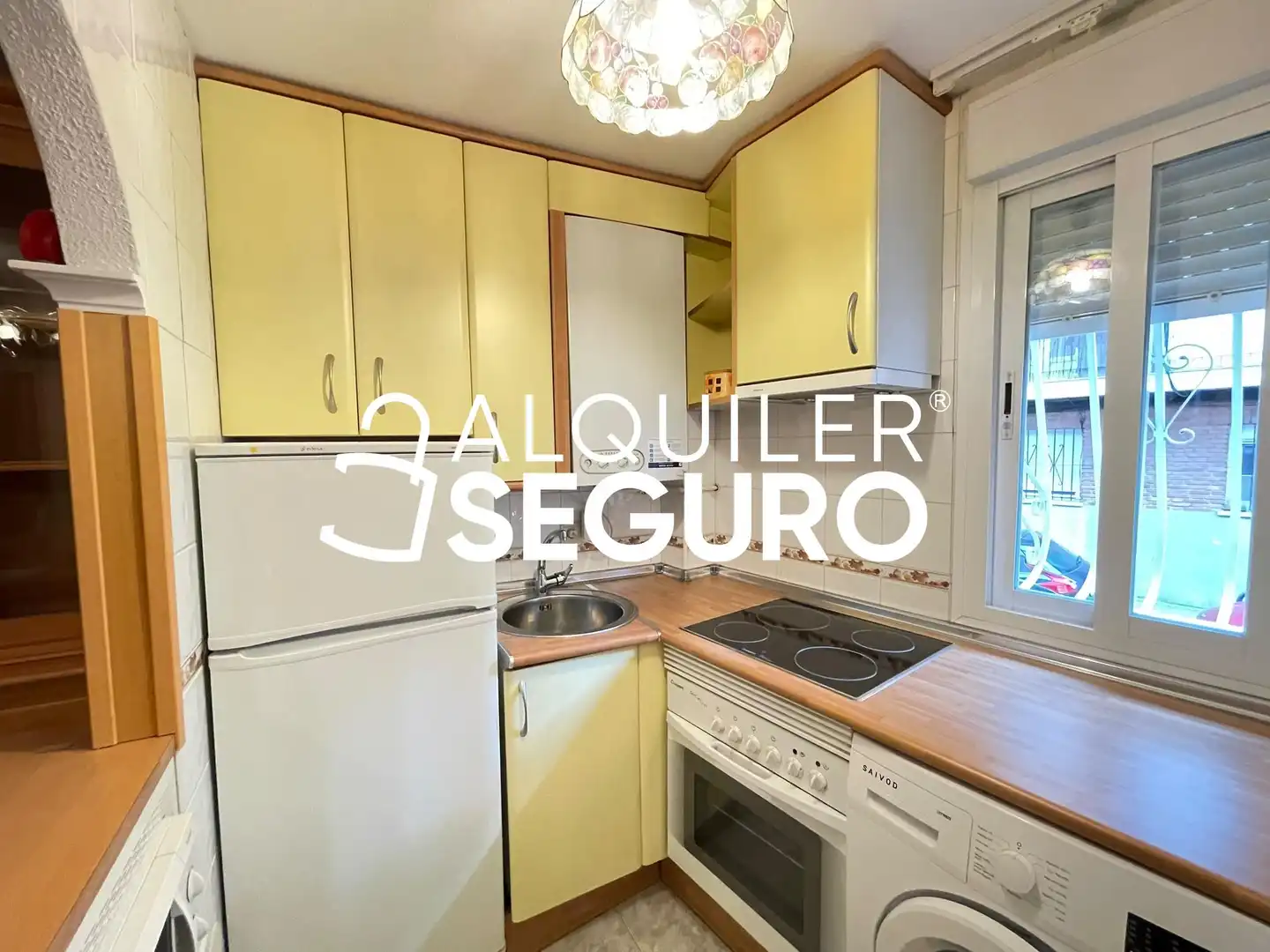 Cocina de Piso de alquiler en Madrid con Calefacción y Amueblado