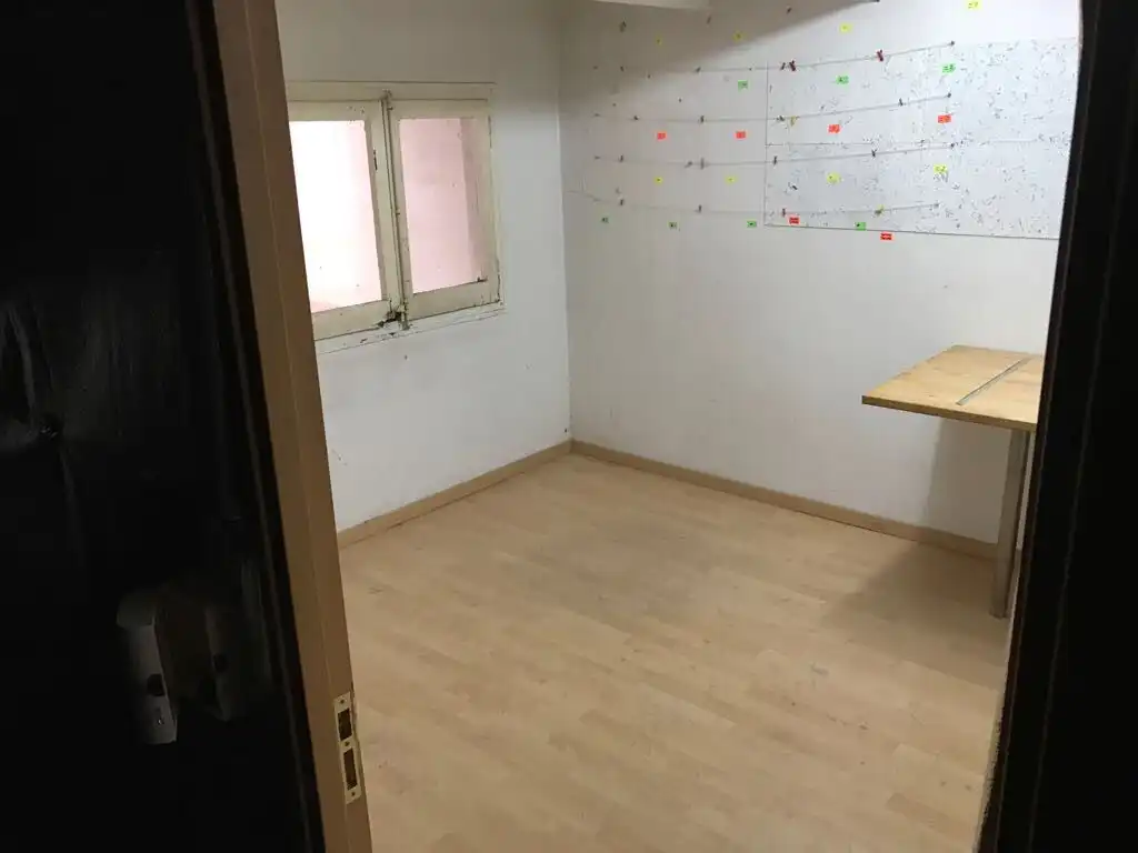 Habitación de Local en venta en Barcelona