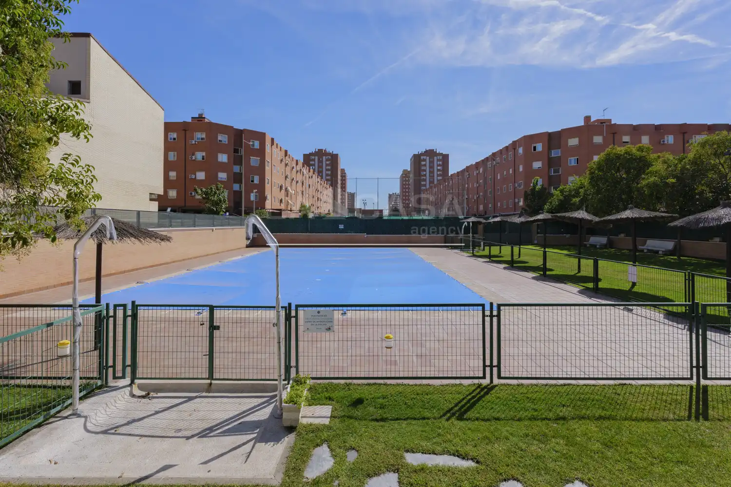 Piscina de Piso en venta en Parla Este