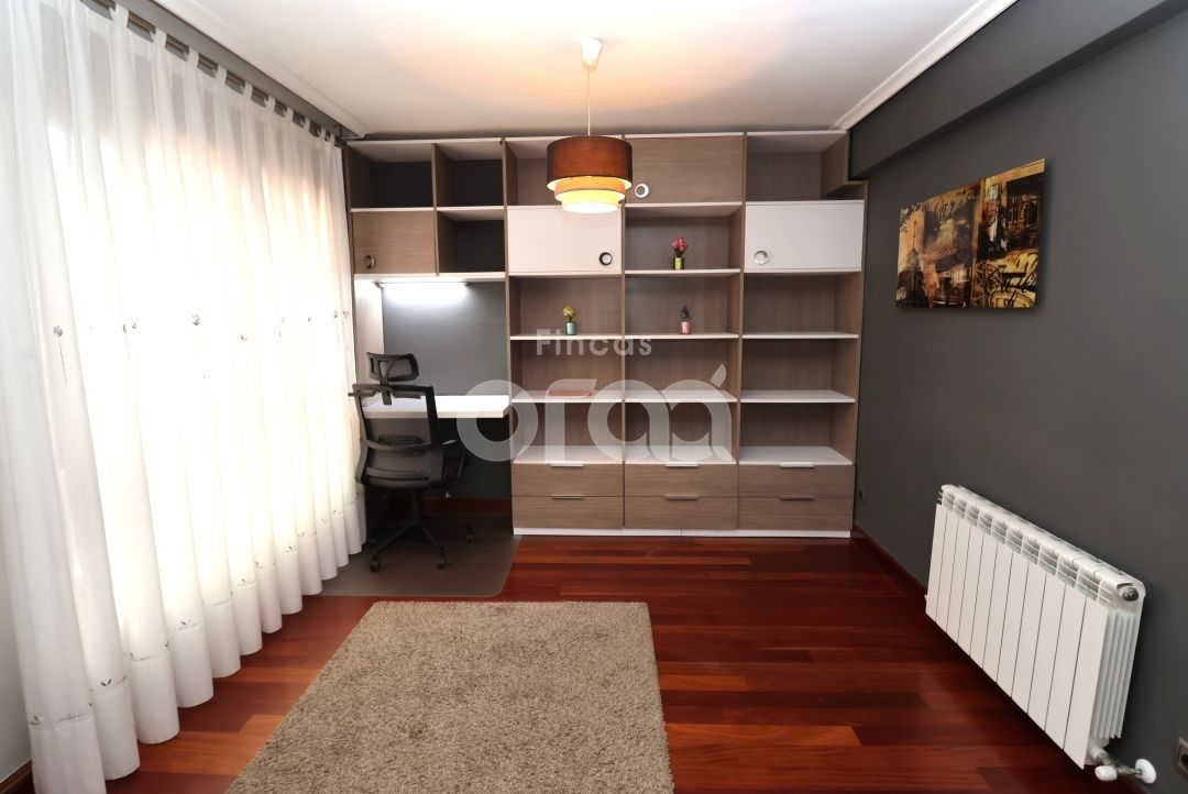 Dormitori de Pis en venda en Santurtzi  amb Calefacció, Moblat i Balcó