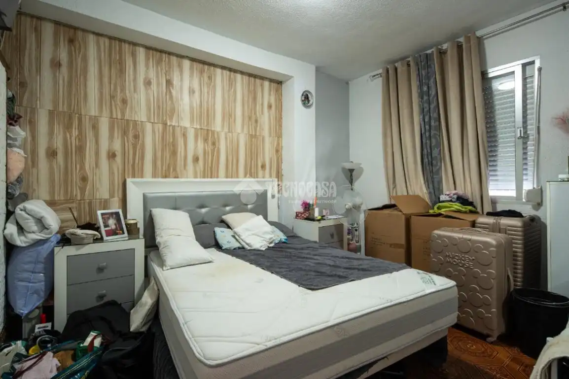 Bedroom of Flat for sale in Granada  with Balcony