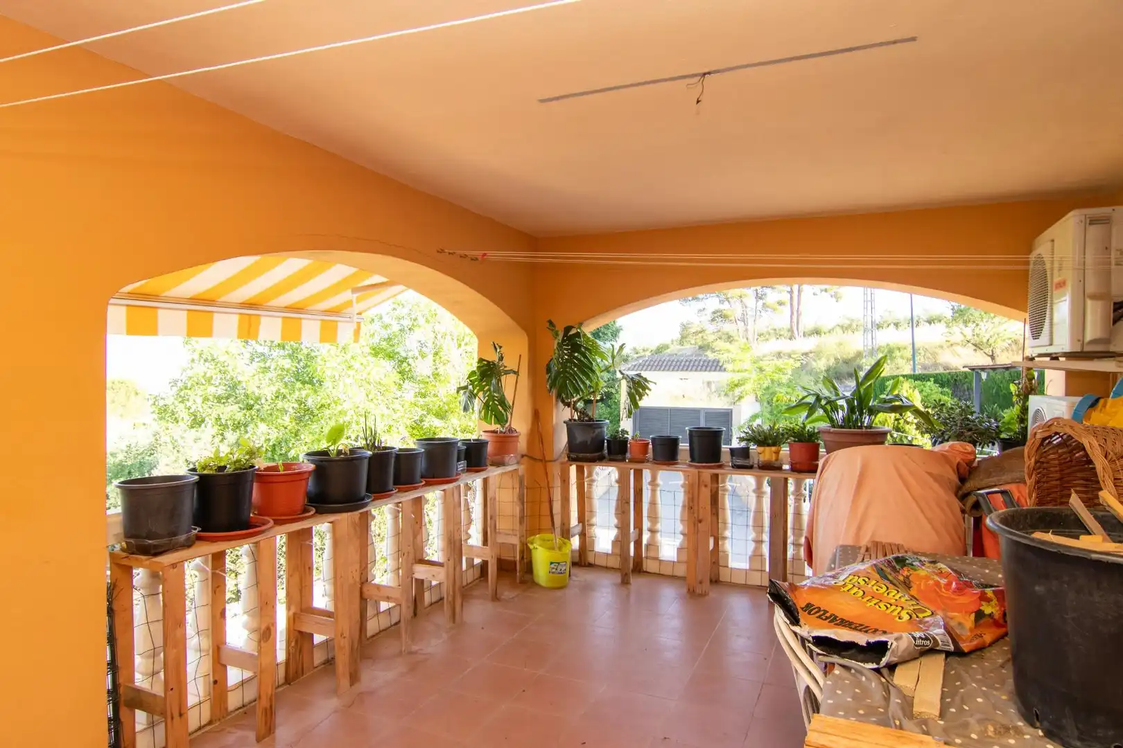 Terrassa de Casa o xalet en venda en Almudaina amb Aire condicionat, Piscina i Moblat