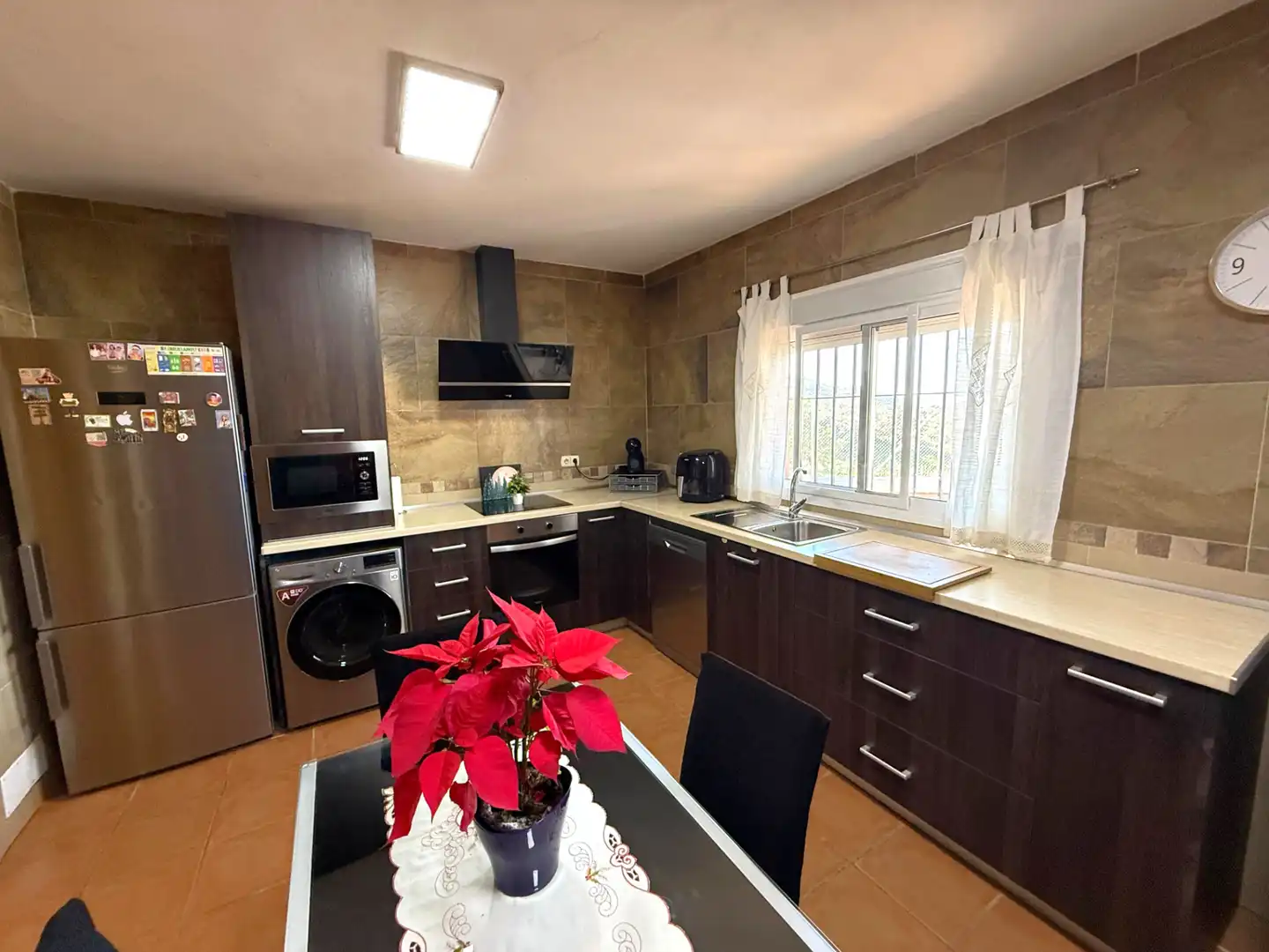 Cocina de Casa o chalet en venta en Málaga con Aire acondicionado, Calefacción y Jardín privado