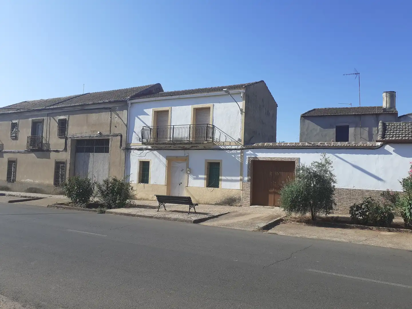 Exterior view of Houses for sale in Alcolea de Calatrava