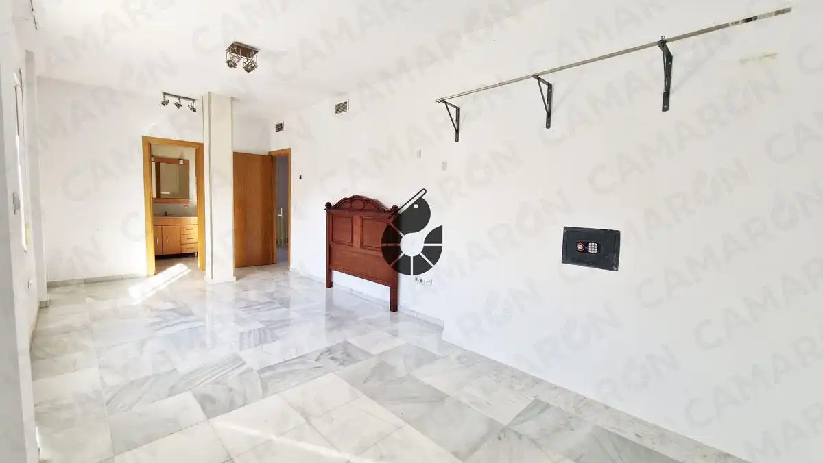 Casa adosada en venda en Coria del Río amb Jardí privat, Terrassa i Alarma