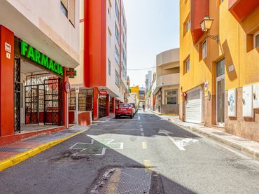 Local comercial en traspaso en Calle Pedro de la Ascensión 11