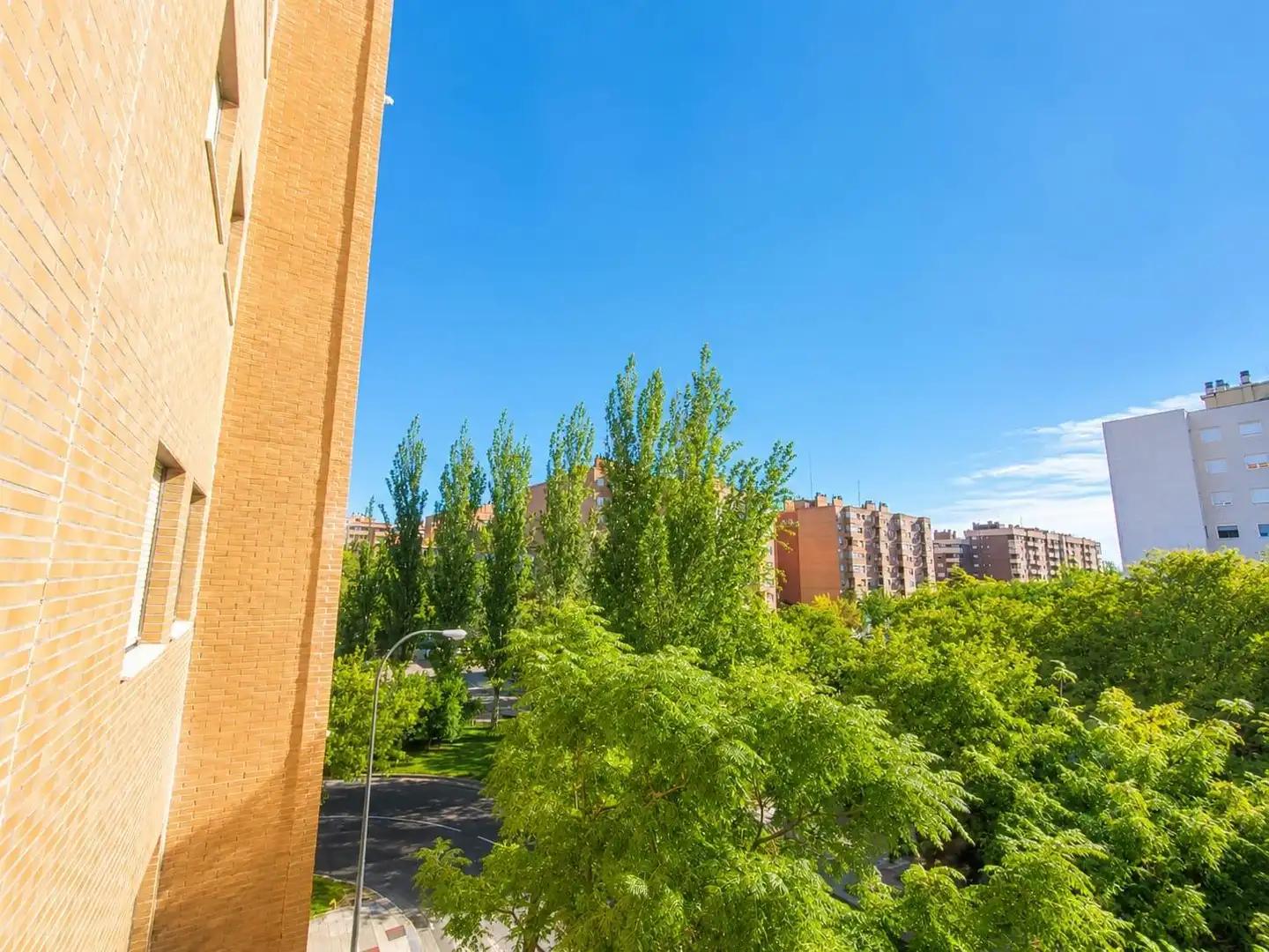 Vista exterior de Pis en venda en Zaragoza amb Calefacció, Terrassa i Traster