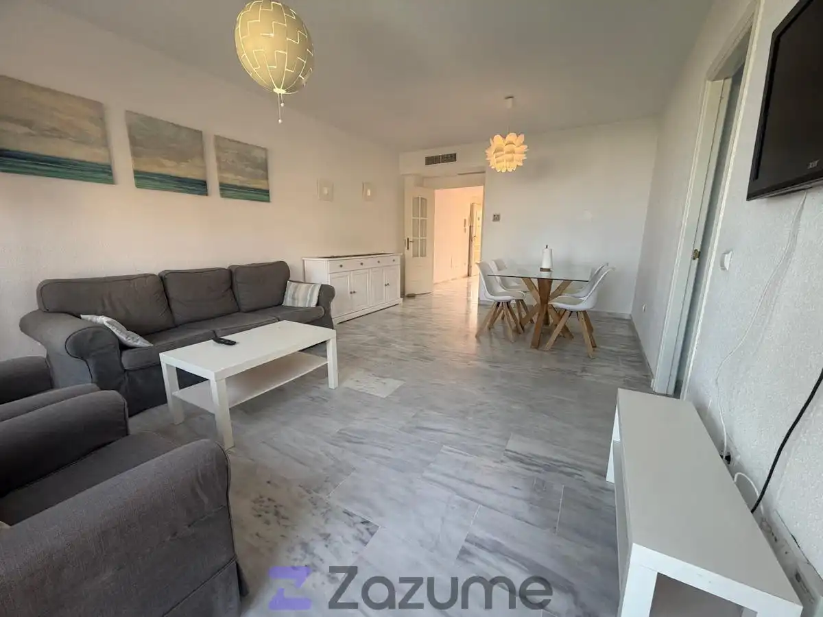 Sala de estar de Piso de alquiler en Manilva con Aire acondicionado, Terraza y Piscina