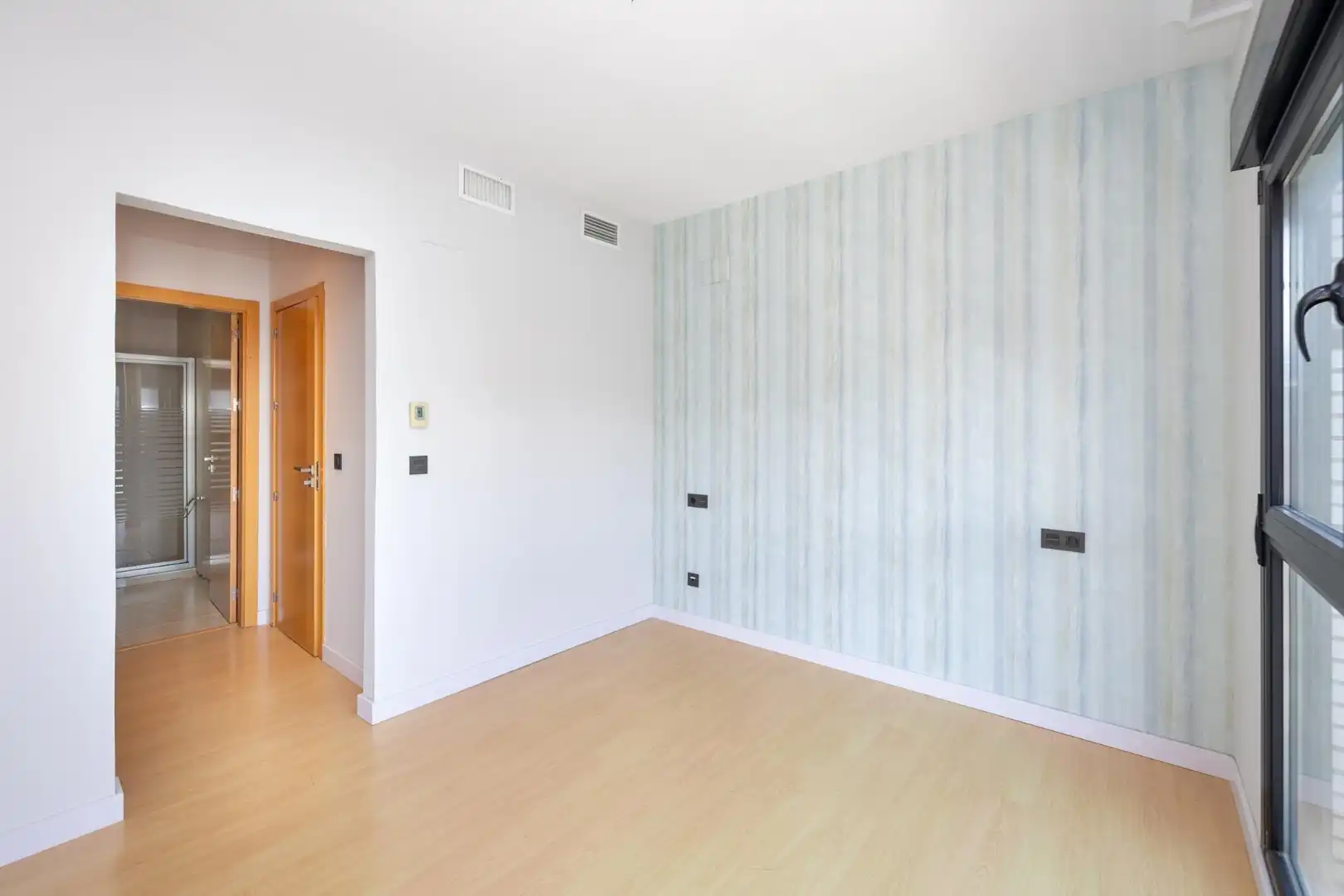 Piso con terraza en venta en Avenida de la Ilustración, imagen 19