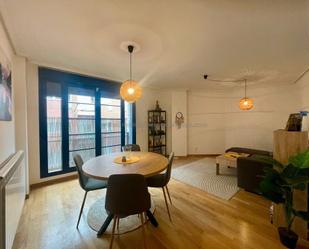 Sala d'estar de Apartament en venda en Lardero amb Calefacció, Parquet i Terrassa