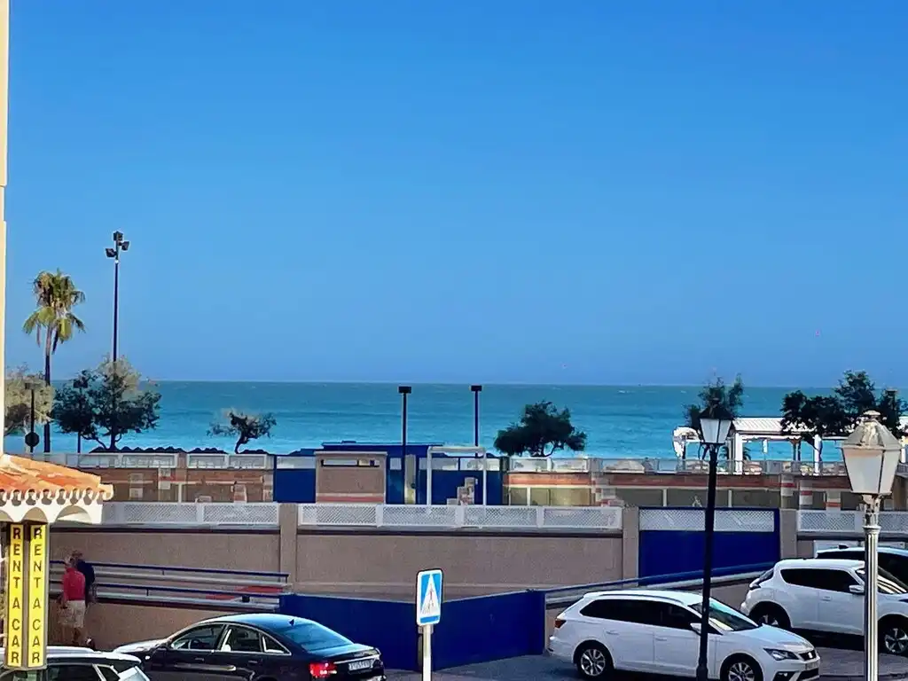 Villa mit Garten zum Verkauf in Puerto Deportivo
