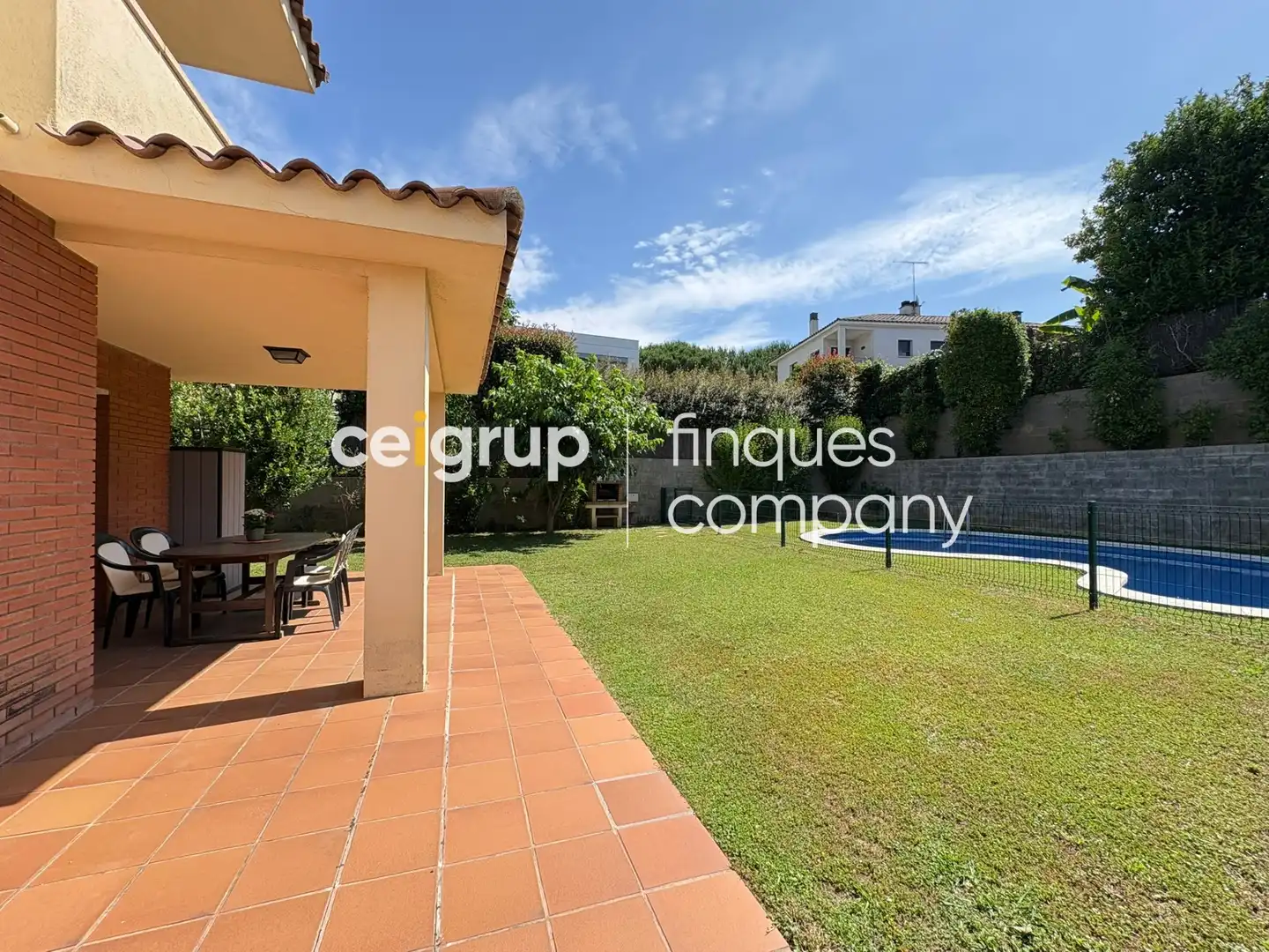 Vista exterior de Casa o chalet de alquiler en Girona con Calefacción, Terraza y Piscina